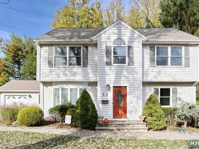 13 Fairhaven Dr, Midland Park, NJ, 07432