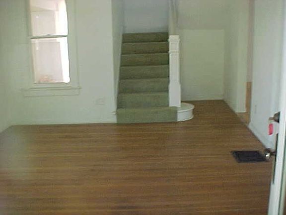 4th image of 613 W Lincoln St