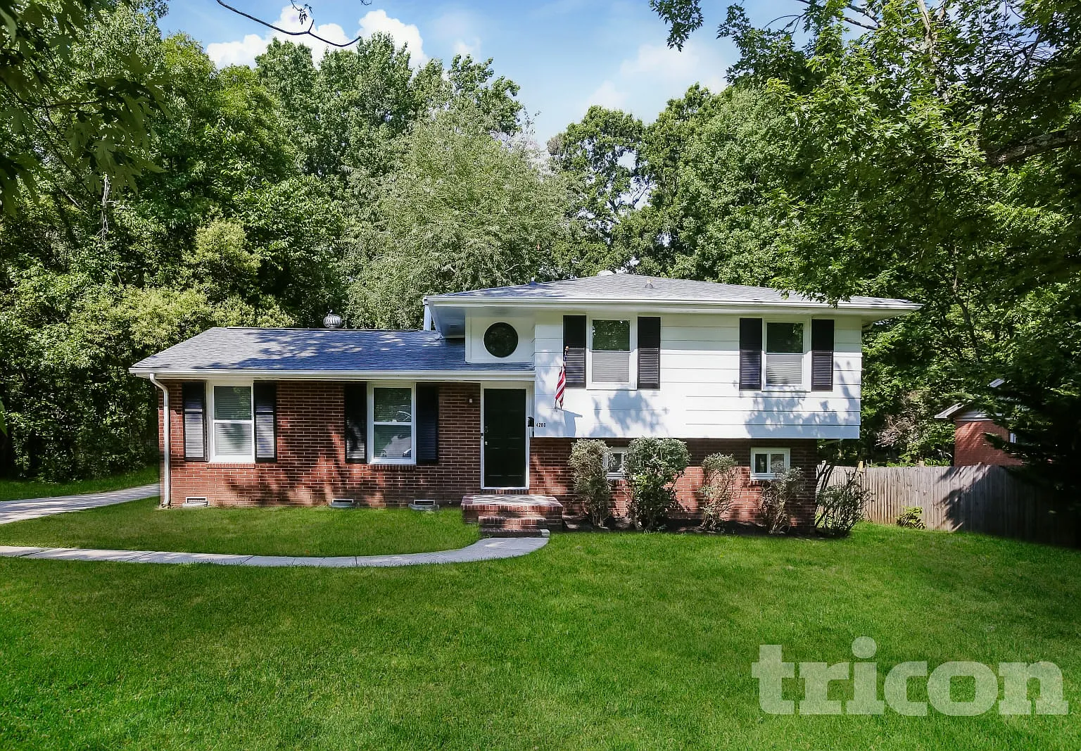 4200 Gladstone Lane Charlotte NC — Photo 1