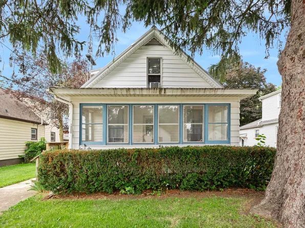 1006 N Livingston St, Bloomington, IL 61701