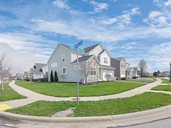 3rd image of 330 Benjamin St