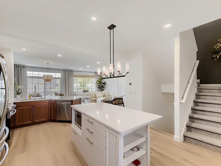 2943 Mount Royal Dr — Photo 4