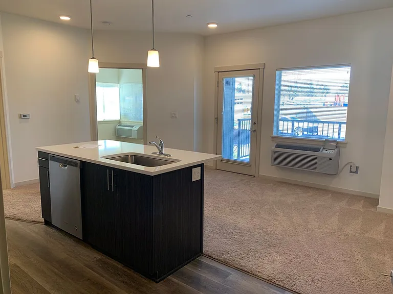 630 NW Kingwood Ave #104 — Photo 15