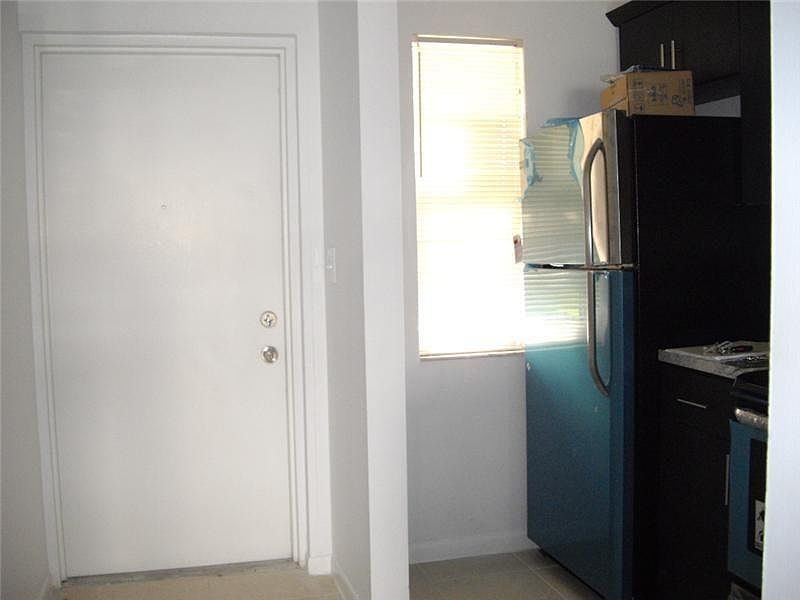 1st image of 101 NE 41st St #85E