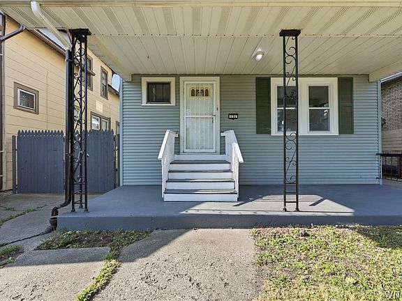 4th image of 131 Stockbridge Ave