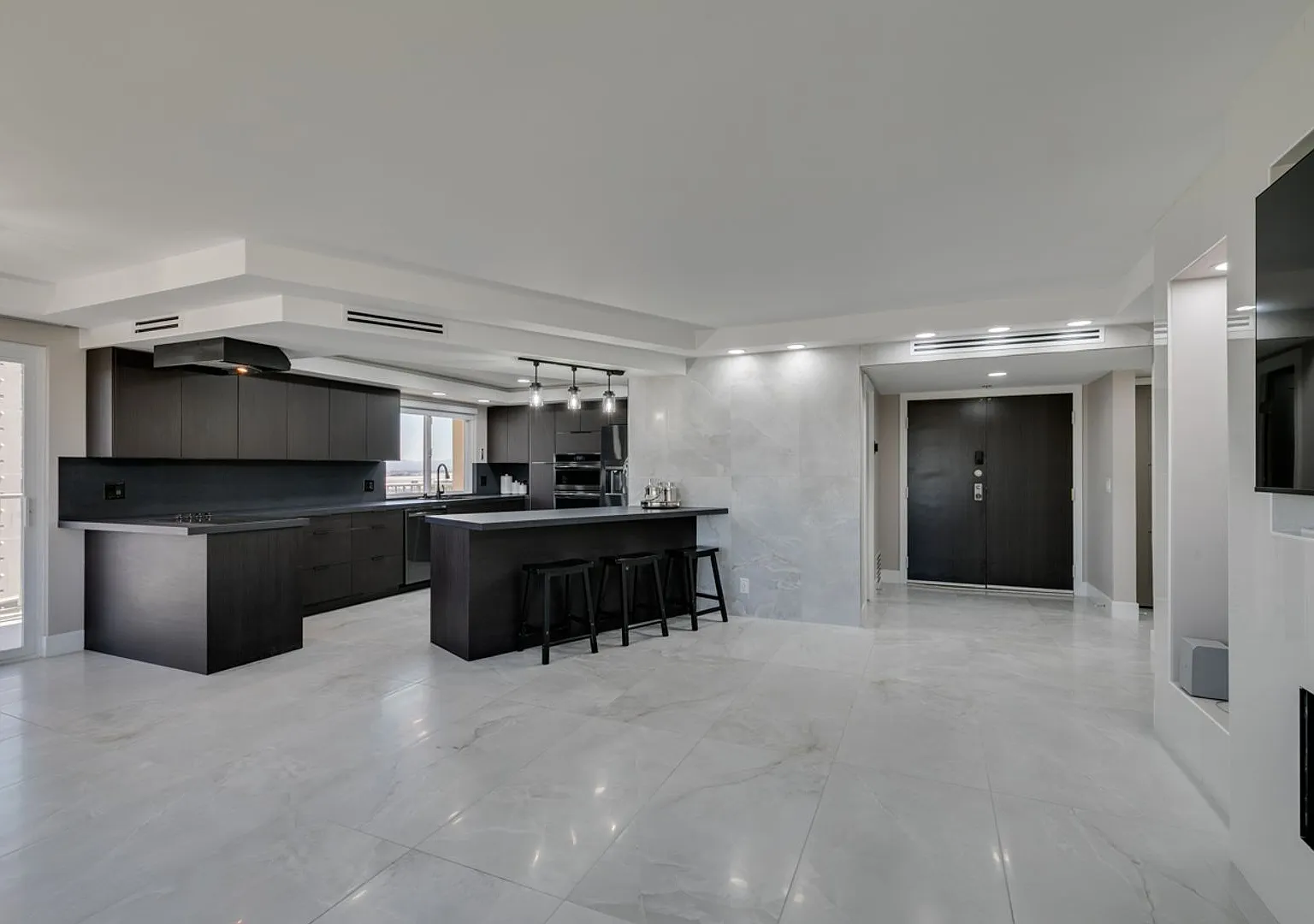 Elevated Penthouse Living with Private Terrace & Resort-Style Amenities — Photo 1