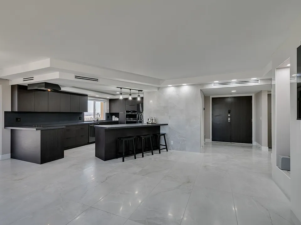 205 E Harmon Ave #1012