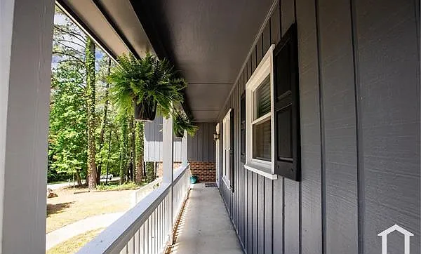 604 Colchester Dr — Photo 17