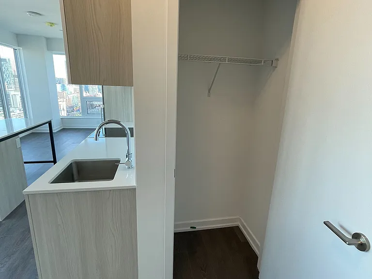 203 College St #2508 — Photo 16