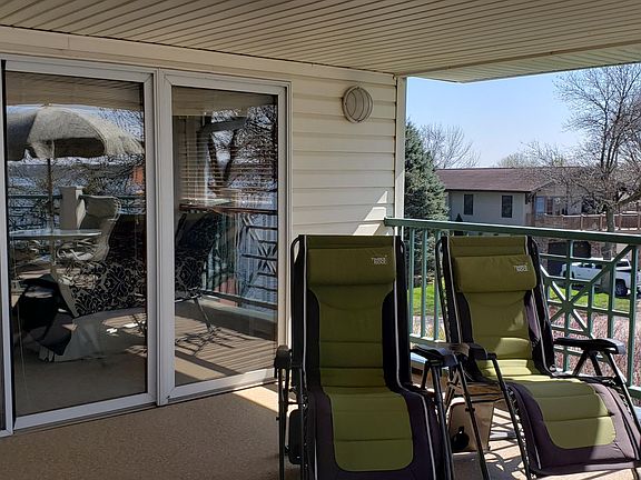5th image of 1613 Chalstrom Beach Rd #301