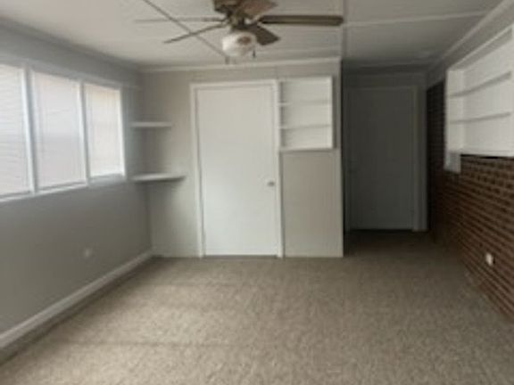 4th image of 301 Abbott Dr