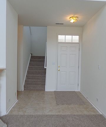 2nd image of 526 Heritage Ct #526