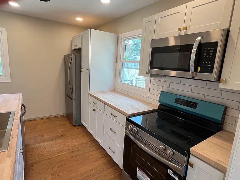 636 Lindemann Dr — Photo 3