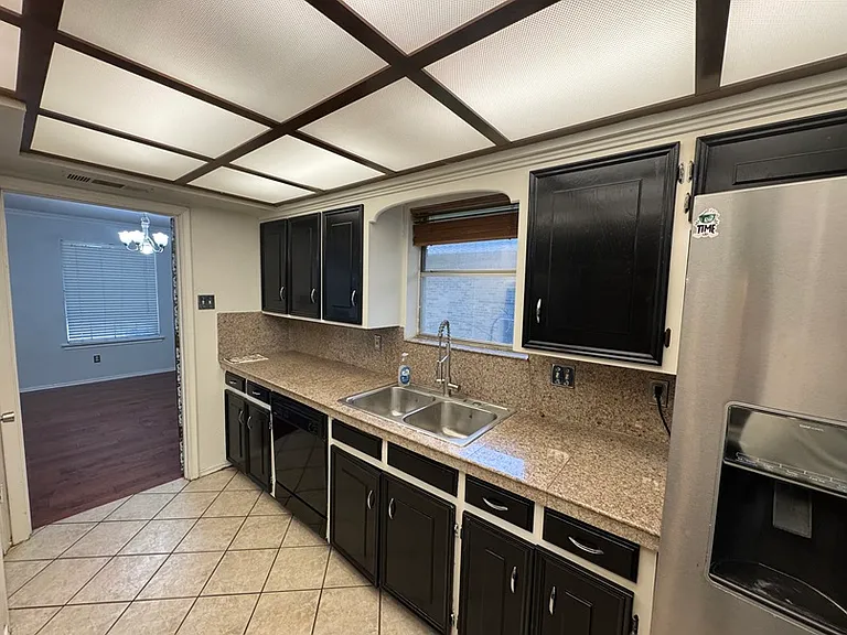 429 Sheffield Dr — Photo 32