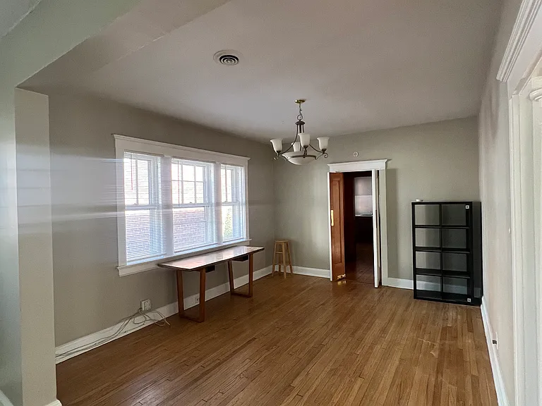 7248 Forsyth Blvd #B — Photo 2