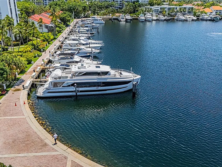 3598 Yacht Club Dr #601 — Photo 40