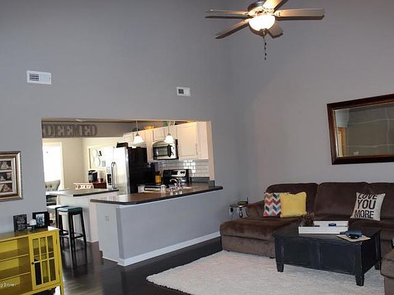 5th image of 266 N Canterbury Glen Dr