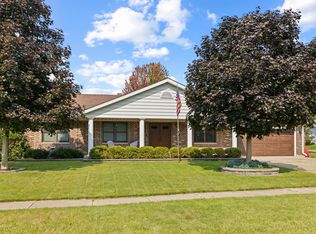 1459 Larson St, Sycamore, IL 60178