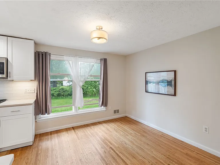 20 Paddington Dr — Photo 24