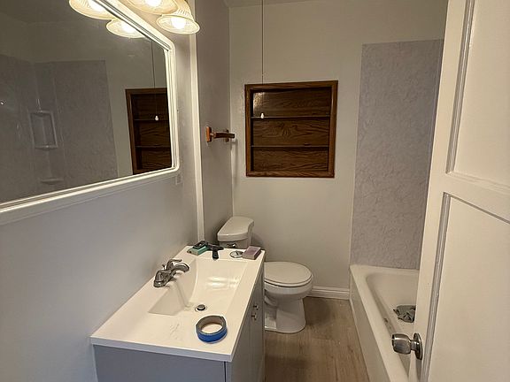 4th image of 1479 W Evans St #1