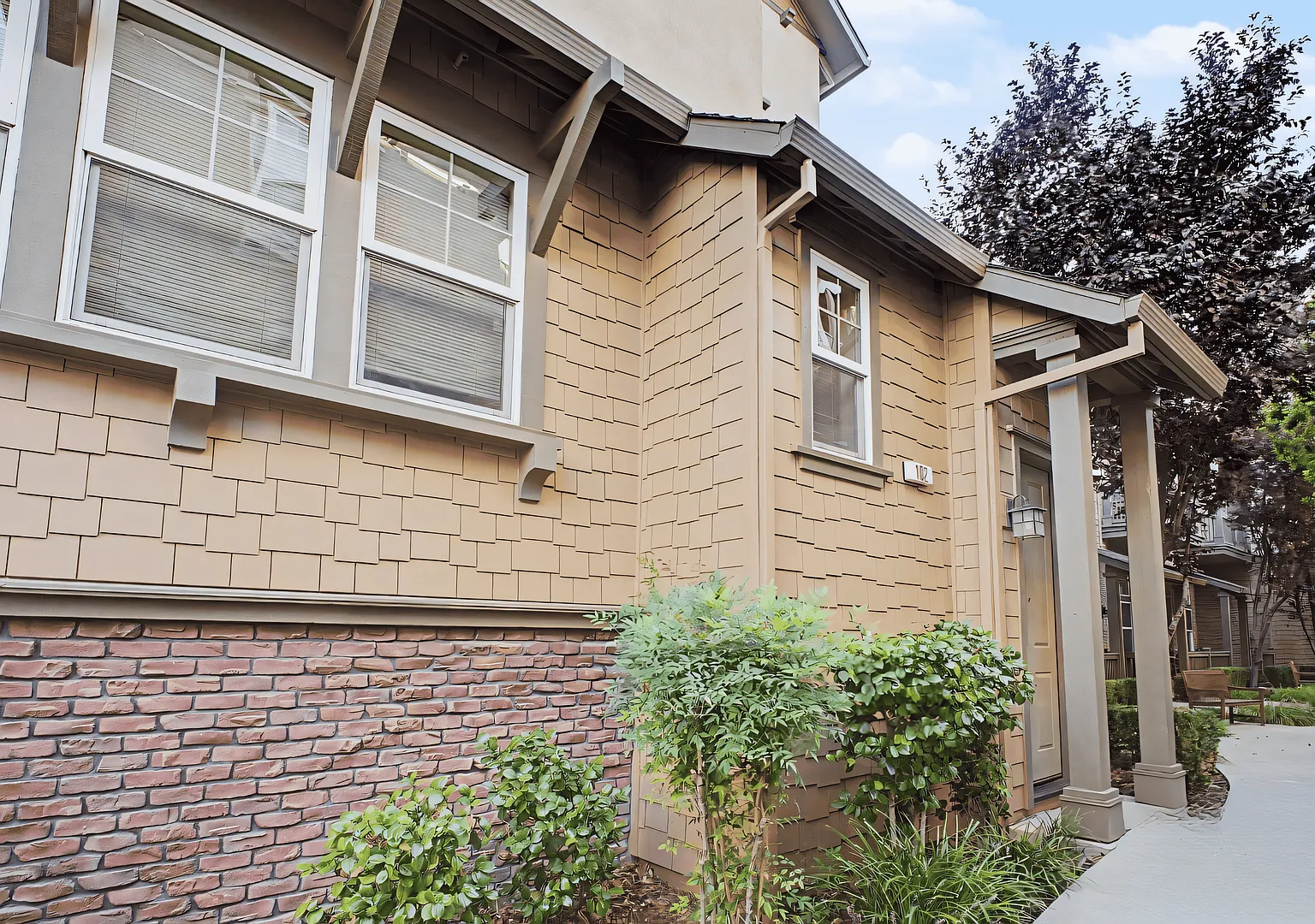 3 BD/3.5 BA Townhouse in downtown Livermore Station, No Pets — Photo 1