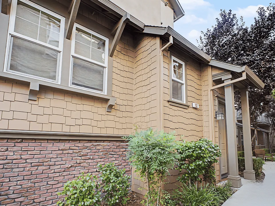 1930 Depot Dr #102