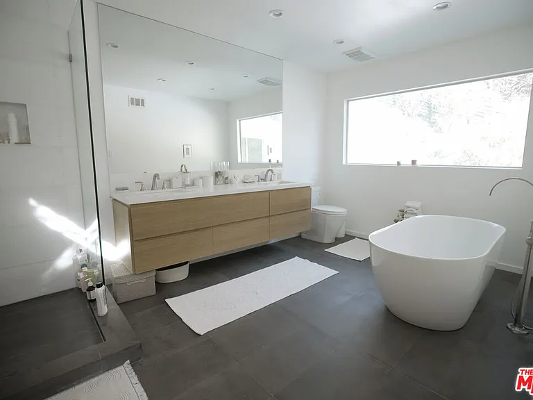 2690 Zorada Dr — Photo 29