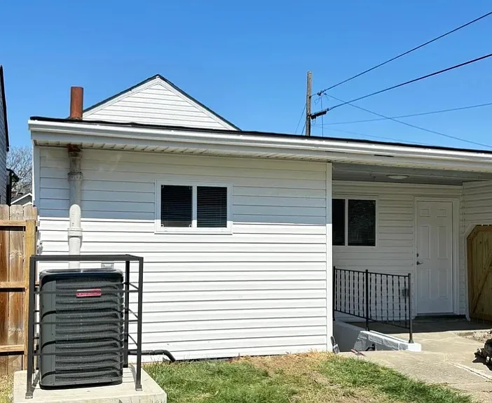 1812 Wilson Ave — Photo 12
