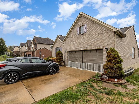 3rd image of 8639 Eden Ct