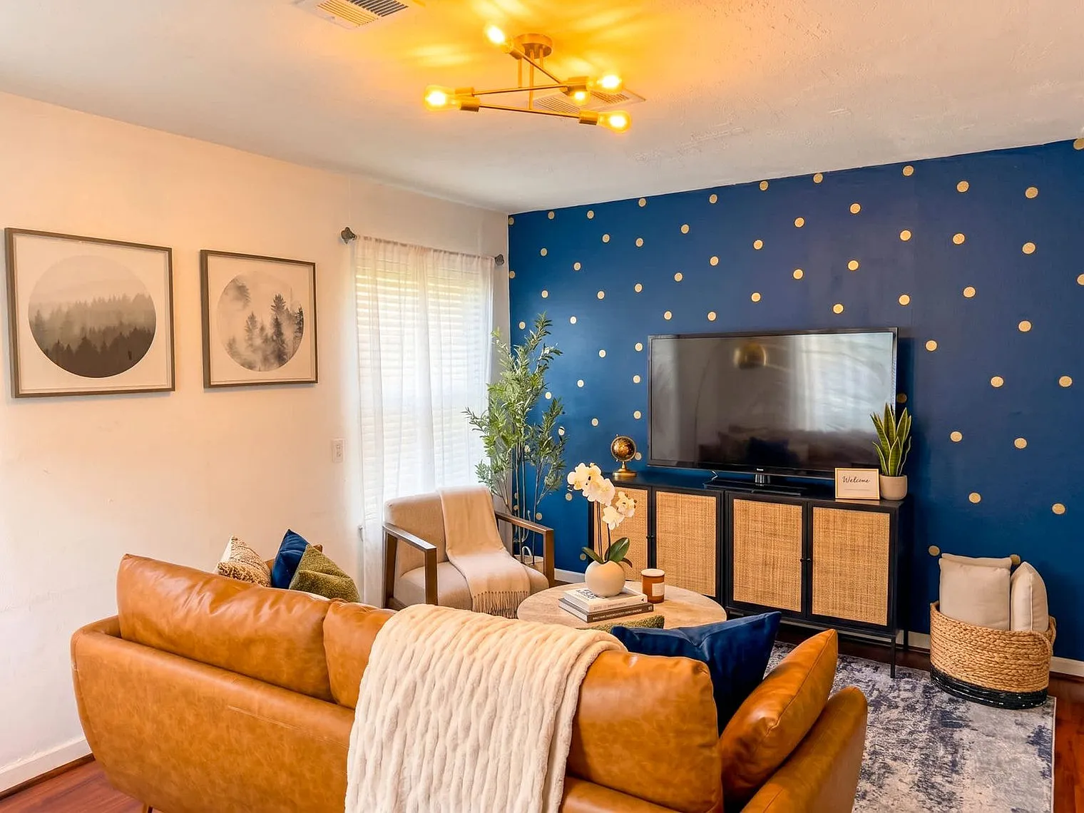 2 bed, 1.0 bath, 893 sqft, $3,152 — Photo 3