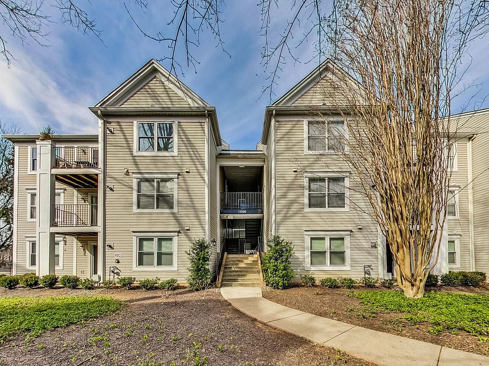 1st image of 15300 Diamond Cove Ter APT 4