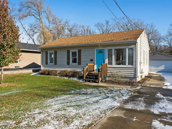 647 13th St, West Des Moines, IA 50265