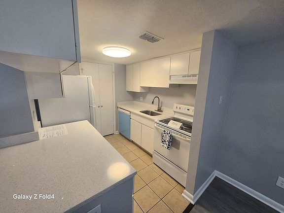 3rd image of 1801 Columbia Park Ave #2-202