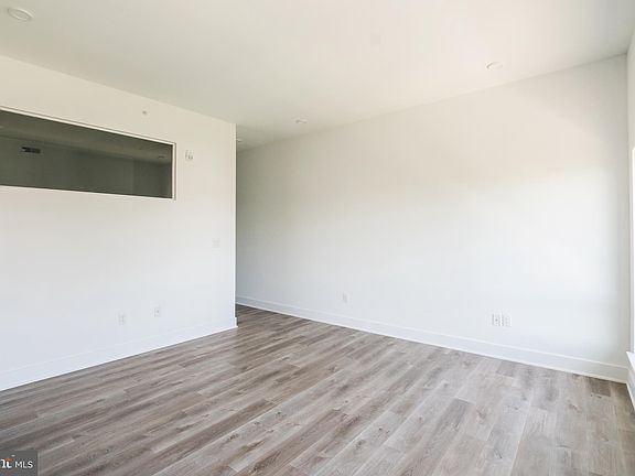 5th image of 1420 Point Breeze Ave #310
