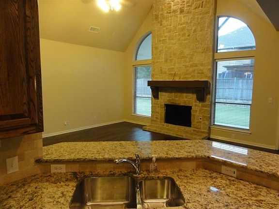4th image of 15966 Stone Creek Ln