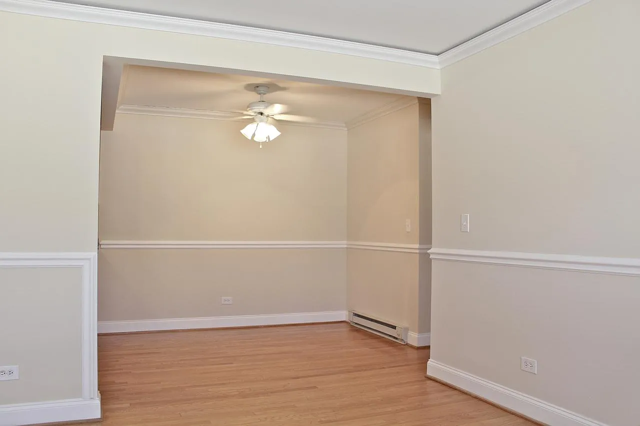 5039 N East River Rd APT 1B photo 1