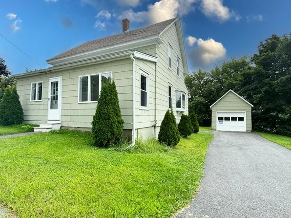 31 Dill Street, Lewiston, ME 04240
