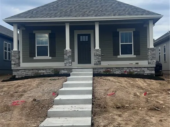 1600 Cottonwood Creek Ave #4, Kearney, MO 64060