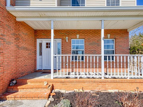 3rd image of 6939 Lake Bluff Ct