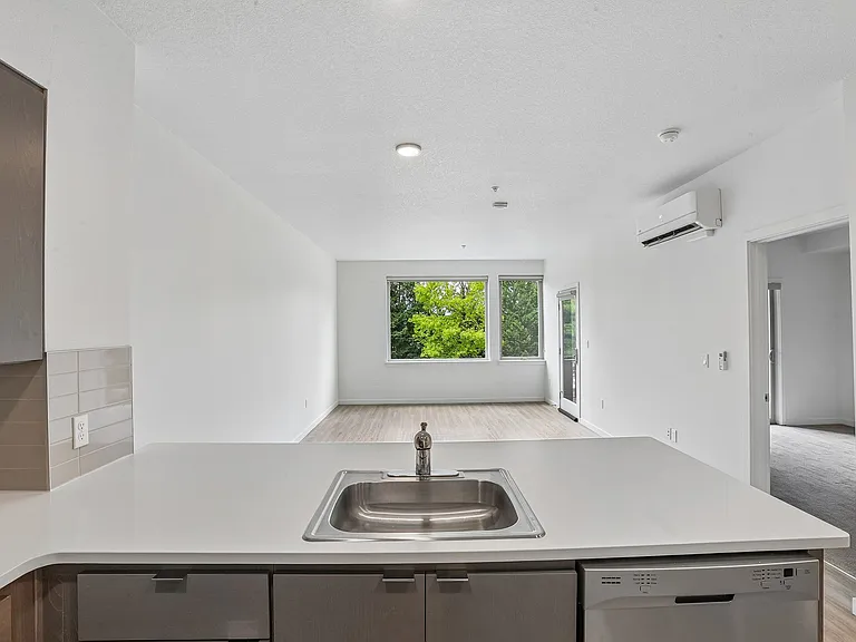 The 72nd Apartments — Photo 43