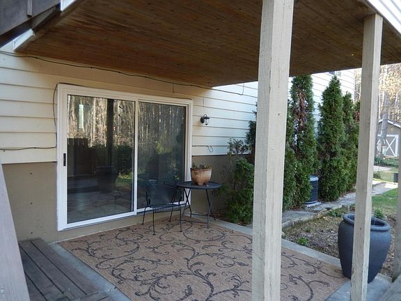 3rd image of 300 Frederick Dr