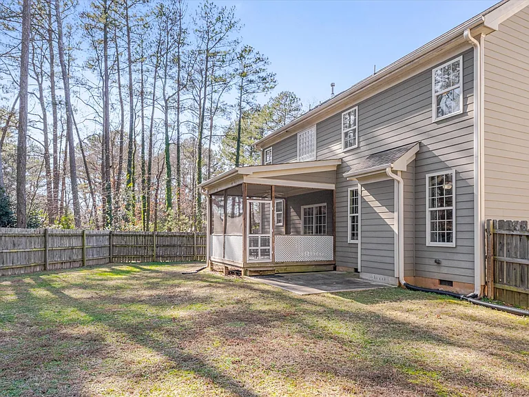 320 Lawrence Rd — Photo 30