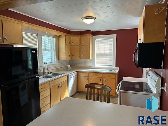 5th image of 501 W Oak St