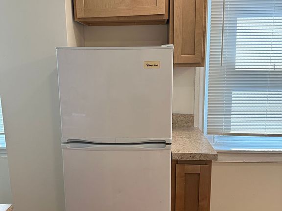 3rd image of 136 E Bushkill St #398EF3874