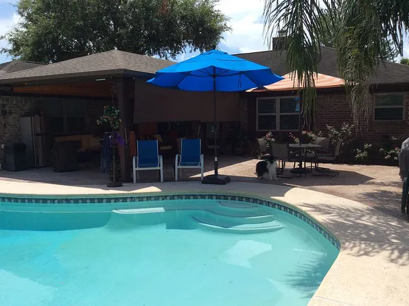 1617 Cleveland Dr, Deer Park, TX 77536