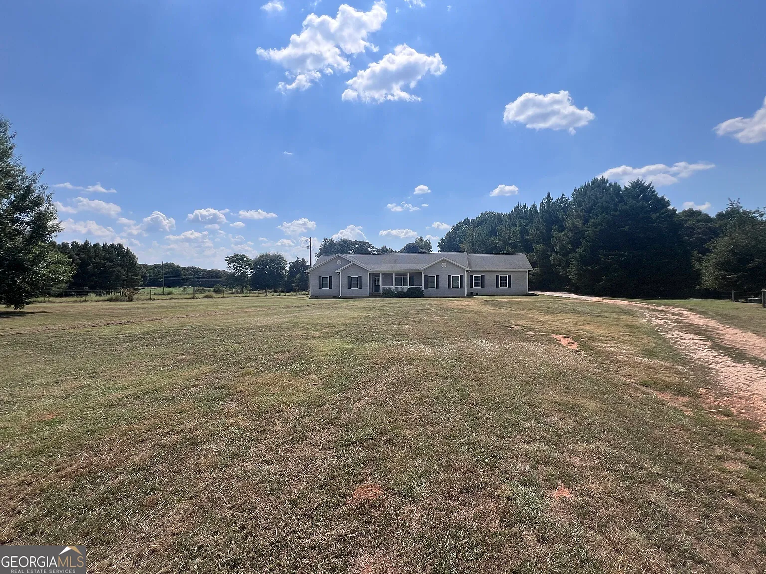 4 bed, 2.0 bath, 1983 sqft, $2,500 — Photo 3