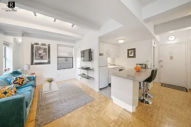 Rented by R New York