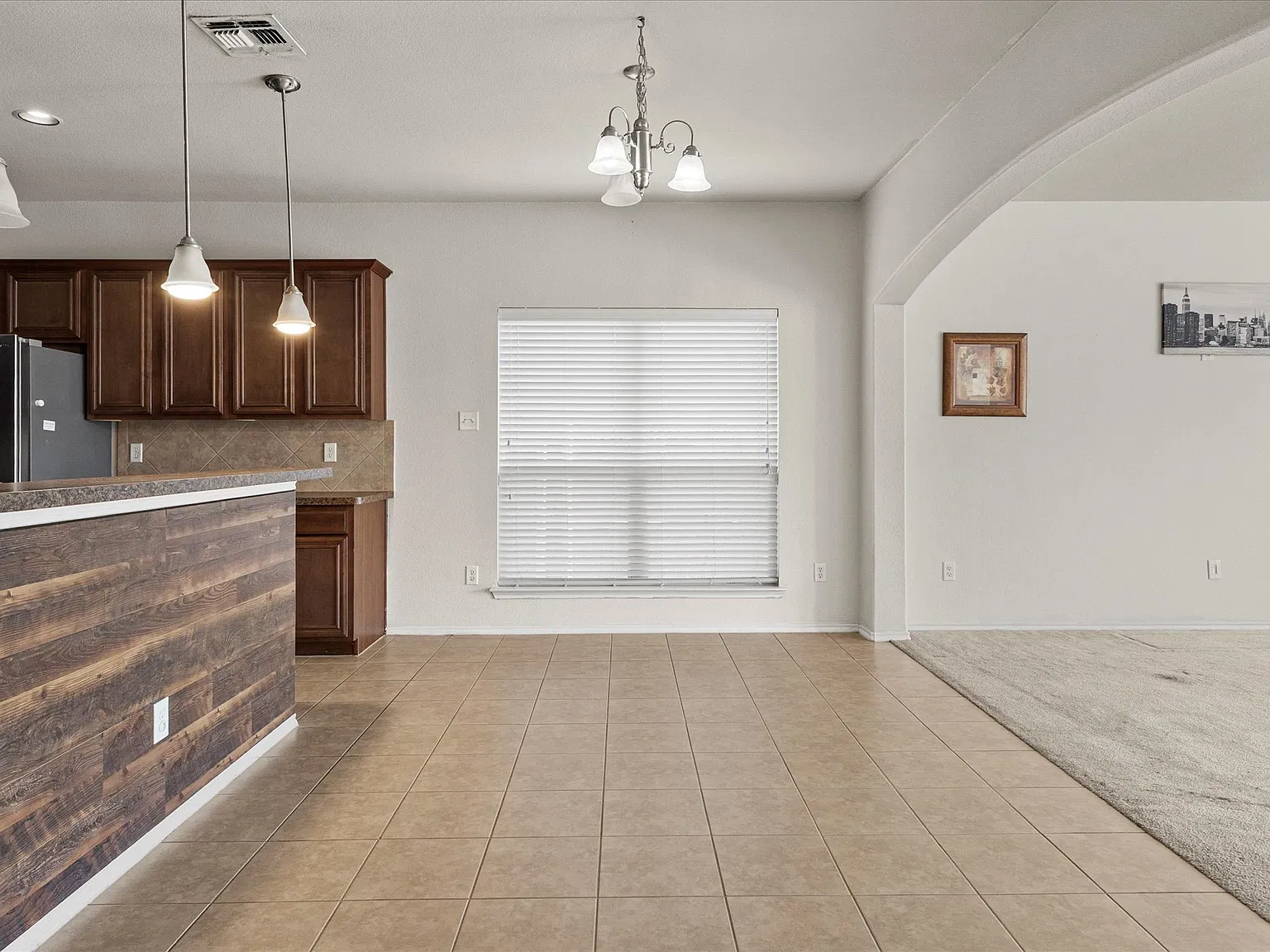 4 bed, 2942 sqft, $2,600 — Photo 3