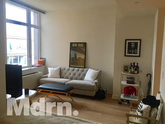 Rented by Mdrn Residential | media 33