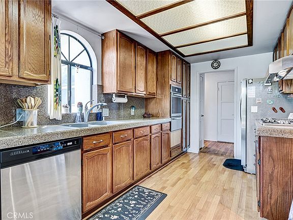 5th image of 3408 Dow Ave